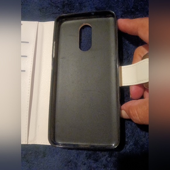 Cellphone case - Picture 3 of 7